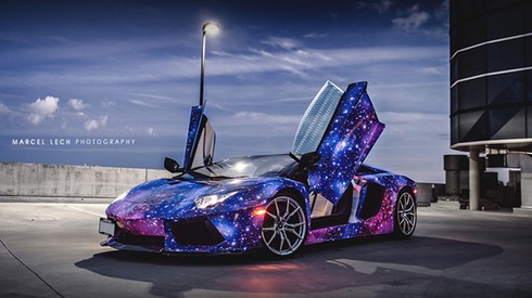 Lóa mắt với siêu xe Aventador Roadster 'thiên hà' - ảnh 1