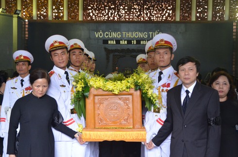Hàng ngàn người đưa tiễn nhà văn Tô Hoài - ảnh 20