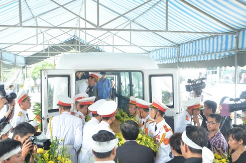 Hàng ngàn người đưa tiễn nhà văn Tô Hoài - ảnh 21