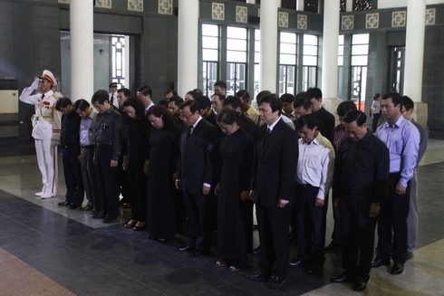 Hàng ngàn người đưa tiễn nhà văn Tô Hoài - ảnh 4