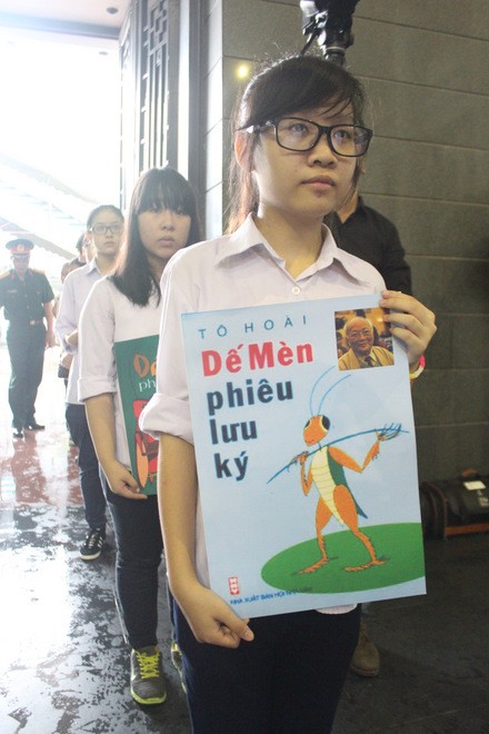 Hàng ngàn người đưa tiễn nhà văn Tô Hoài - ảnh 15
