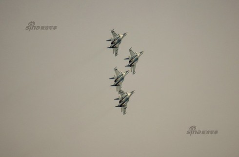 Xem 'Phi đội chim ưng' Su-30SM thao luyện trên không trung - ảnh 11