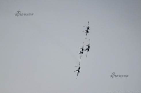 Xem 'Phi đội chim ưng' Su-30SM thao luyện trên không trung - ảnh 14