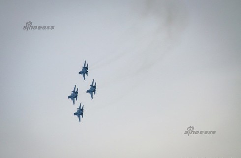 Xem 'Phi đội chim ưng' Su-30SM thao luyện trên không trung - ảnh 16