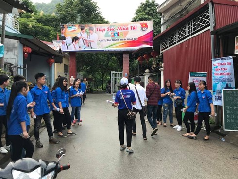 Thi THPT: Vẫn còn thí sinh quên chứng minh thư nhân dân - ảnh 1