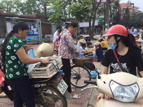 Nhộn nhịp ngày rằm tháng bảy ở Lạng Sơn - ảnh 3