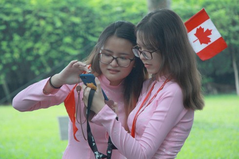 Thủ tướng Canada áo trắng giản dị nói chuyện với sinh viên ĐH Tôn Đức Thắng - ảnh 9