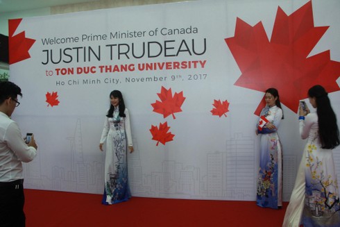 Thủ tướng Canada áo trắng giản dị nói chuyện với sinh viên ĐH Tôn Đức Thắng - ảnh 7