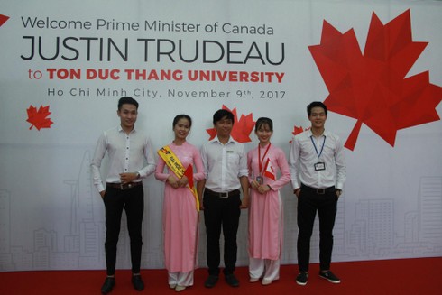 Thủ tướng Canada áo trắng giản dị nói chuyện với sinh viên ĐH Tôn Đức Thắng - ảnh 8