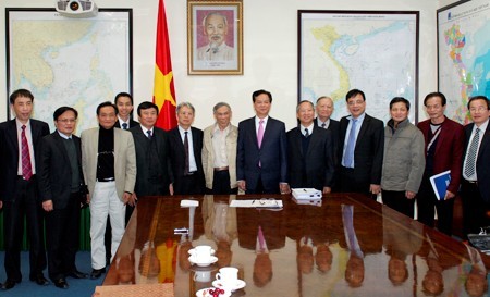 Thủ tướng làm việc với nhóm chuyên gia tư vấn - ảnh 1