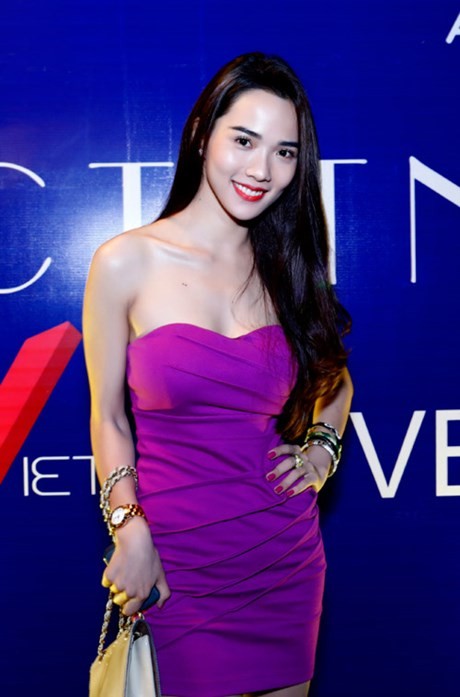 Hồng Quế e ấp ngực đầy tuổi 19 - ảnh 8