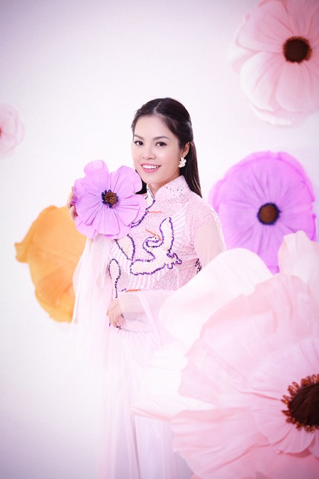 Dương Cẩm Lynh tươi tắn đón xuân - ảnh 4