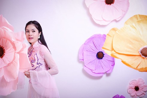 Dương Cẩm Lynh tươi tắn đón xuân - ảnh 5