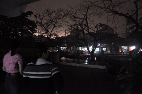 Hạ Long đột ngột chìm trong màn đêm lúc... 9h sáng - ảnh 7