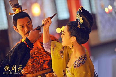 Thêm những hình ảnh gợi cảm của 'Võ Tắc Thiên' - ảnh 1