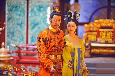 Thêm những hình ảnh gợi cảm của 'Võ Tắc Thiên' - ảnh 2