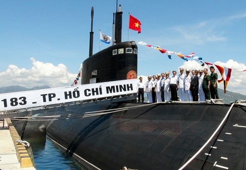 Ngắm tàu ngầm HQ-182 và HQ-183 dưới bóng Quốc kỳ - ảnh 6