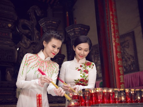 'Gái một con' Kim Hiền đẹp ngây ngất với áo dài - ảnh 8
