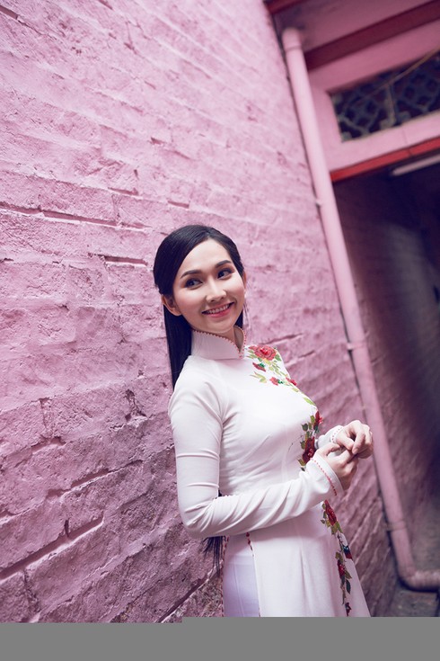 'Gái một con' Kim Hiền đẹp ngây ngất với áo dài - ảnh 3