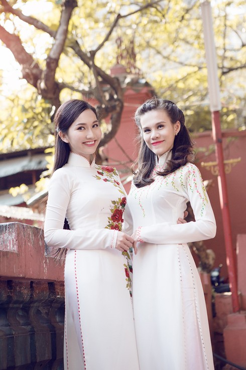 'Gái một con' Kim Hiền đẹp ngây ngất với áo dài - ảnh 2