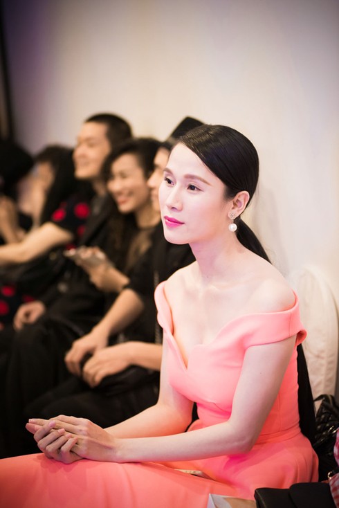 Thái Hà trễ nải quai váy, để lộ vòng 1 gợi cảm - ảnh 9