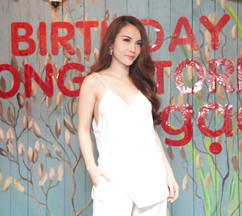 Yến Trang gợi cảm mừng sinh nhật hotboy Thái Lan - ảnh 2