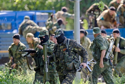 Miền Đông Ukraine đẫm máu sau ngày có Tổng thống - ảnh 16