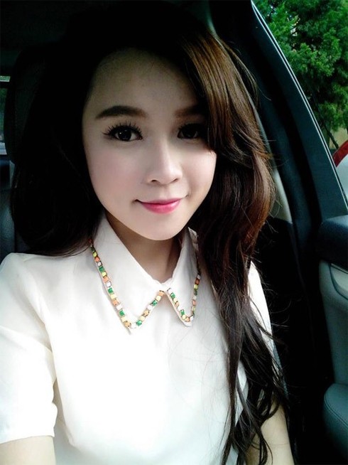 Năm 2013, cộng đồng mạng đã xôn xao tin đồn Sam sắp lấy chồng khi hot girl này đã đăng ảnh, lấp lửng chuyện chọn váy cưới, nhà hàng trên mạng xã hội.
Bài viết: http://news.zing.vn/6-hot-girl-dinh-dam-cam-tinh-con-ngua-post383258.html#category_featured.noibat
Nguồn Zing News