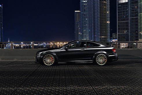 Mercedes C63 AMG phiên bản 'Người dơi' - ảnh 1