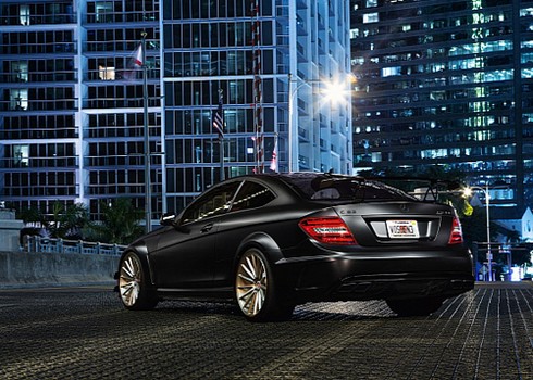 Mercedes C63 AMG phiên bản 'Người dơi' - ảnh 2