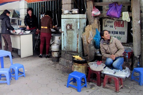 Liều mạng dùng tủ điện làm.... bếp giữa Thủ đô - ảnh 7