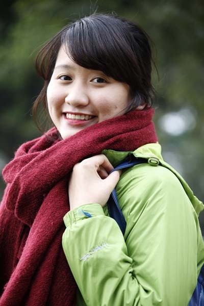 Duyên dáng nữ sinh tình nguyện - ảnh 1