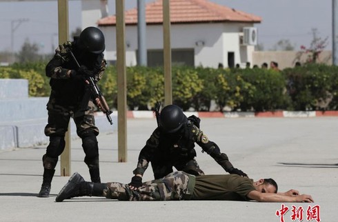 Đội nữ cận vệ xinh đẹp của Tổng thống Palestine - ảnh 4