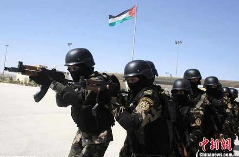 Đội nữ cận vệ xinh đẹp của Tổng thống Palestine - ảnh 5