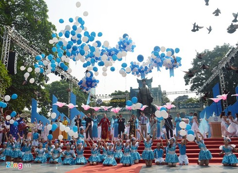 Tái hiện đám cưới xưa trên đường phố thủ đô - ảnh 1
