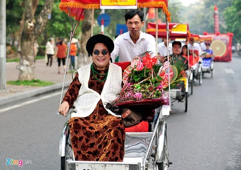Tái hiện đám cưới xưa trên đường phố thủ đô - ảnh 4