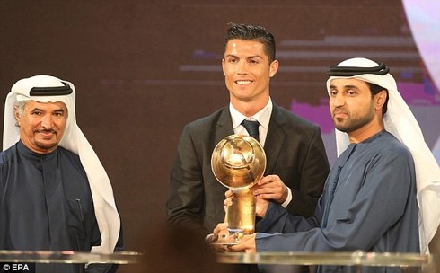 Ronaldo giành danh hiệu Cầu thủ xuất sắc nhất thế giới - ảnh 3