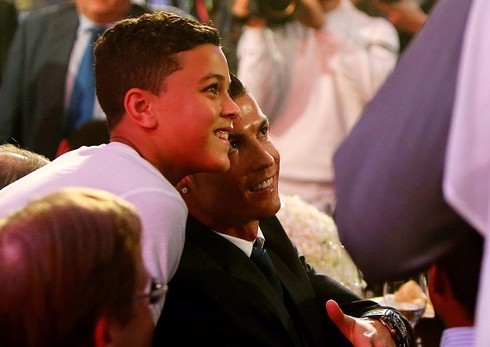 Ronaldo giành danh hiệu Cầu thủ xuất sắc nhất thế giới - ảnh 6