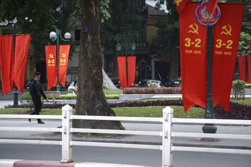 Hà Nội đỏ rực cờ hoa mừng Đảng mừng Xuân - ảnh 7