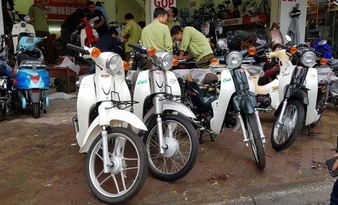 Xe máy nhái Honda Cub bị xử lý ở Hà Nội - ảnh 3