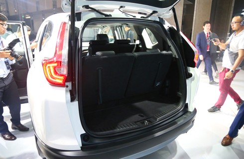 Honda CR-V 7 chỗ bán ở Việt Nam - ảnh 2