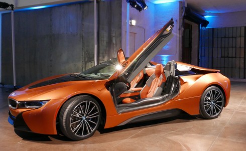 BMW i8 Roadster 2018 ra mắt ở Mỹ - ảnh 1