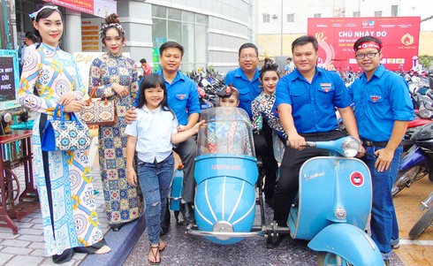 Các bạn trẻ tham gia hiến máu Chủ nhật đỏ - ảnh 4