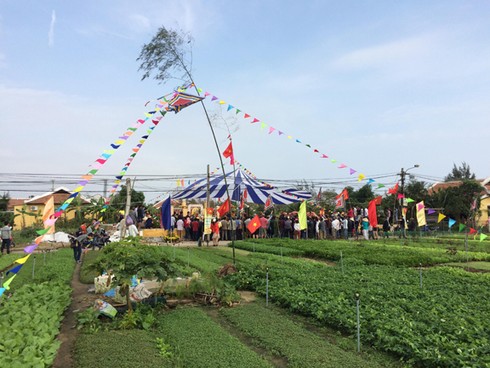 Rộn ràng giỗ nghề phố Hội - ảnh 1