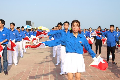 Đồng diễn Semaphore của Thành đoàn Đà Nẵng xác lập kỷ lục Việt Nam - ảnh 4