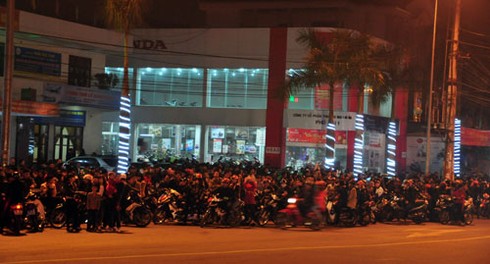 Người Hà Tĩnh đốt lửa trại đón giao thừa - ảnh 7