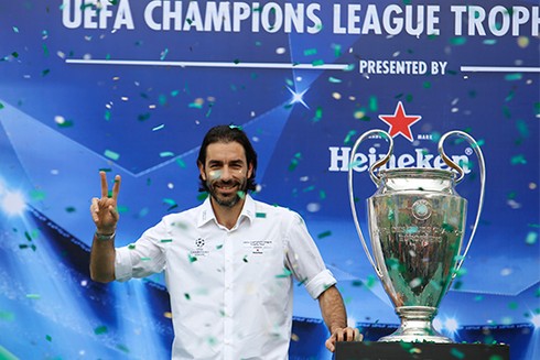 'Hỏa diệm sơn' đón danh thủ Robert Pires tại Hà Nội - ảnh 3