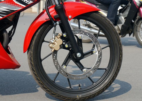 Cận cảnh 'trống choai' Suzuki Raider - ảnh 11