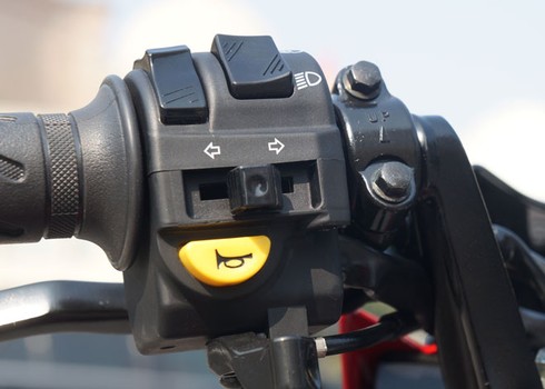 Cận cảnh 'trống choai' Suzuki Raider - ảnh 9