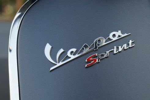 Cận cảnh Vespa Sprint mới 'xuất trận' tại Việt Nam - ảnh 10